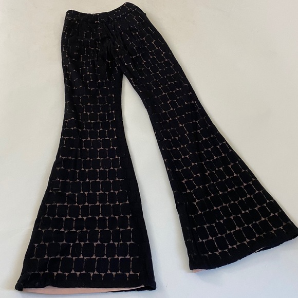 Retro elephant bell bottoms in black&tan by Alexis - Picture 4 of 8